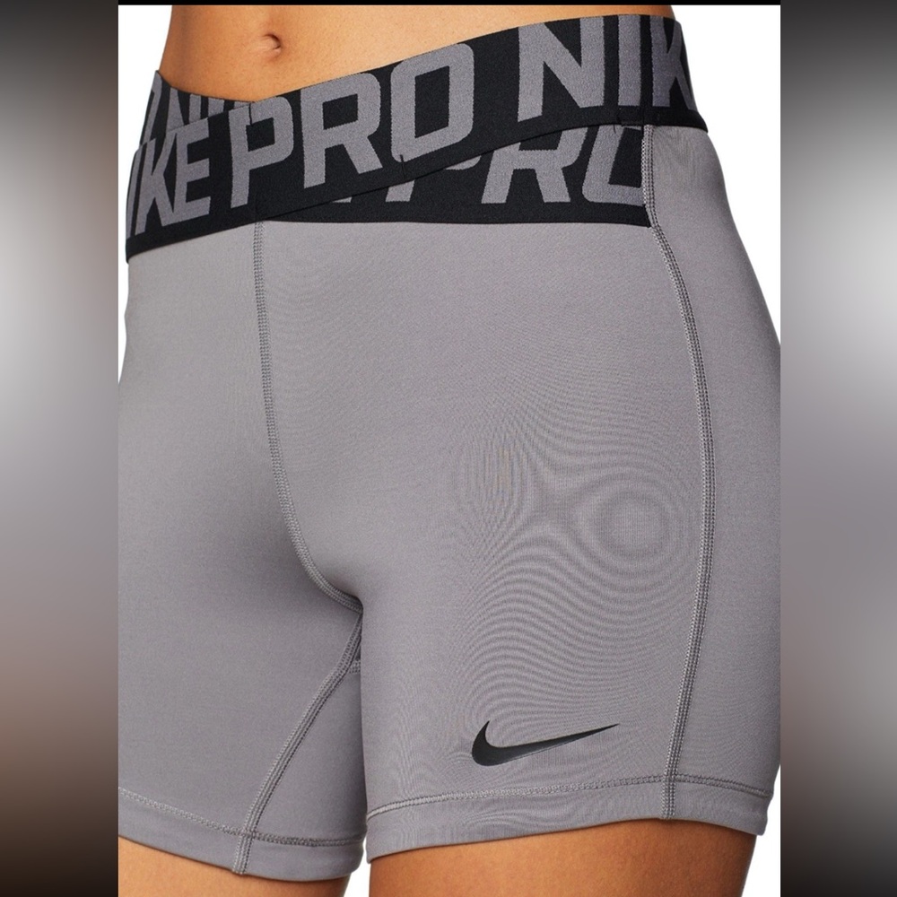 Nike Pro Intertwist Compression Shorts 3”Woman’s Size. M Rare Grey EUC